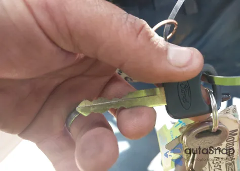 1995 Ford F350 z USA, uszkodzony, nr VIN 1FDJF37H1SNA36457